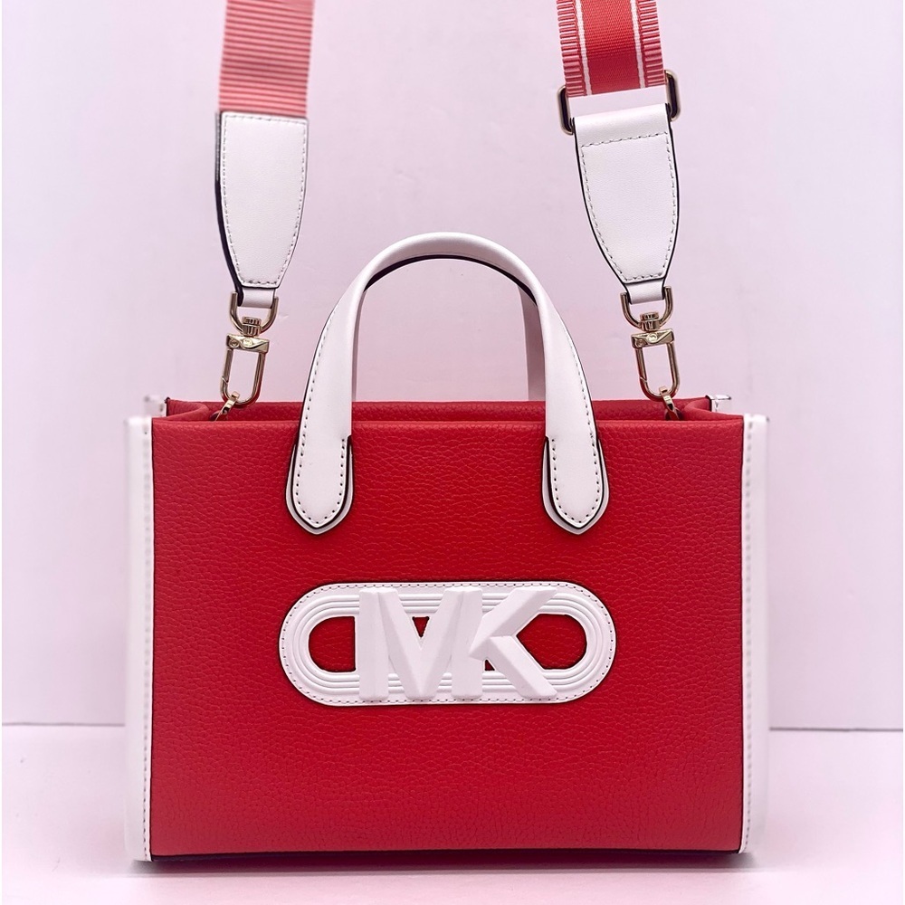 Michael Kors Gigi Small Messenger Crossbody Bag - Picture 13 of 15